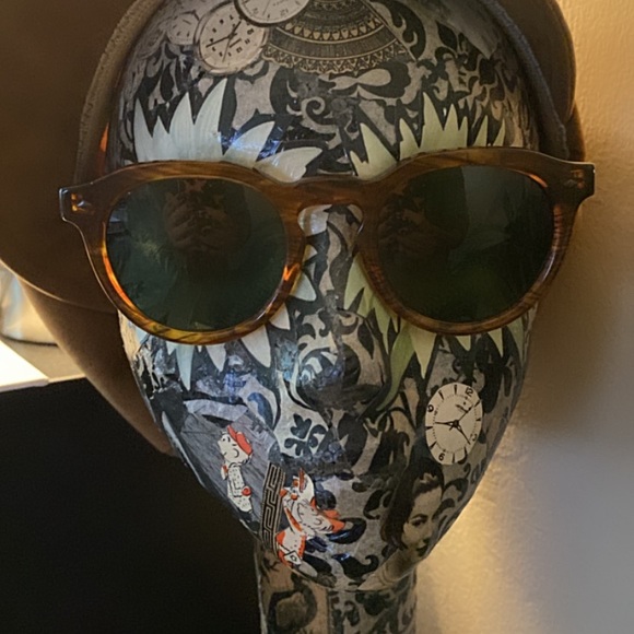 Giorgio Armani tortoise shell sunglasses. Brand new in box. - Picture 5 of 6